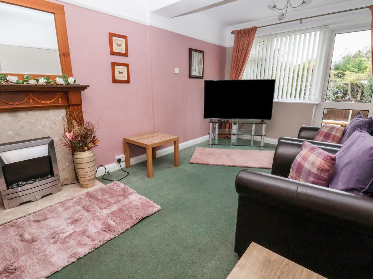 The Hollies Villa Prestatyn Exterior photo